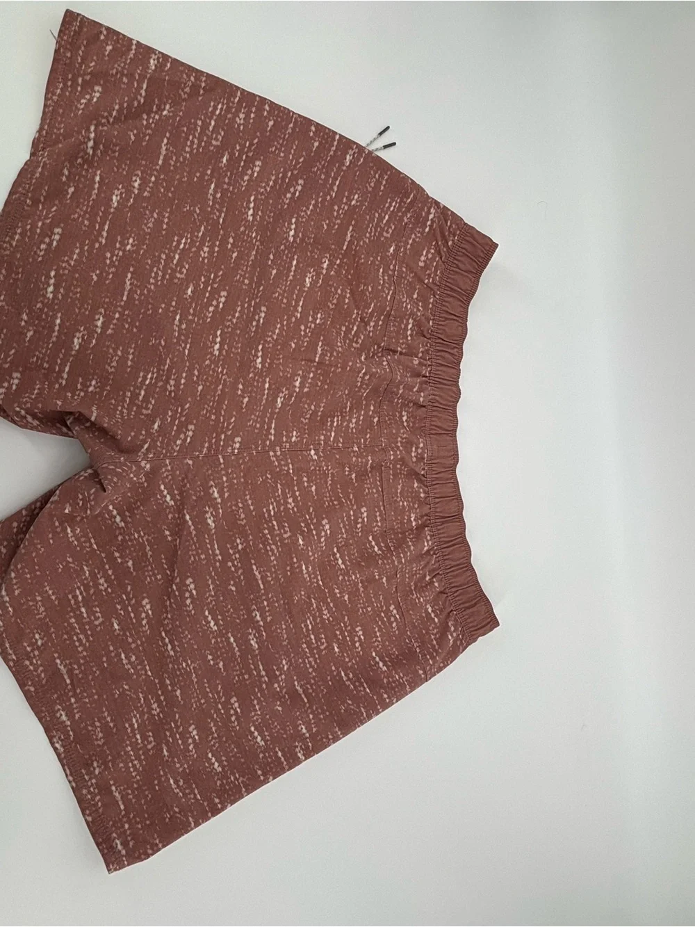 Vuori Mens Cape Short Size Xl Red Speckle Performance Hybrid Volley Athleticv369